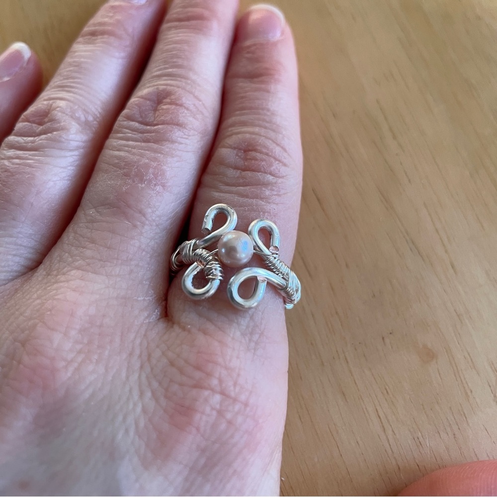 NWOT Artisan Silver Plated and Pearl Wire Wrapped Ring Size 6